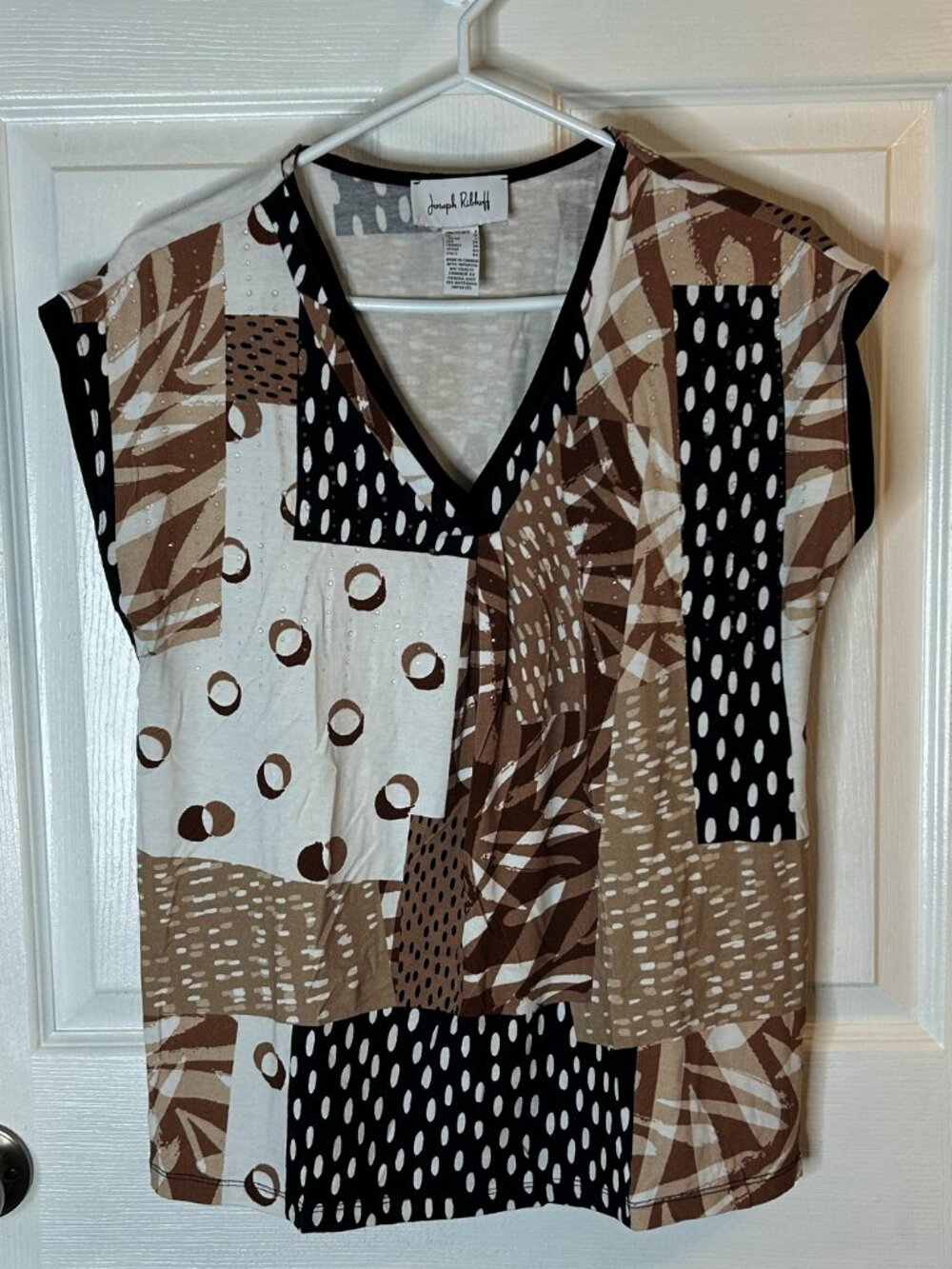 Joseph Ribkoff Abstract Print Embellished V-Neck Top – Size 8